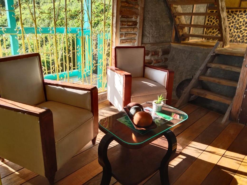 Tarragona Hostal Санта Роса де Кабал Екстериор снимка