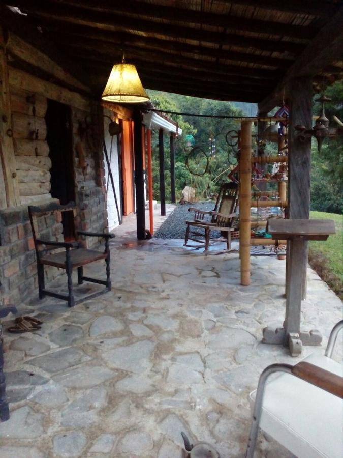 Tarragona Hostal Санта Роса де Кабал Екстериор снимка