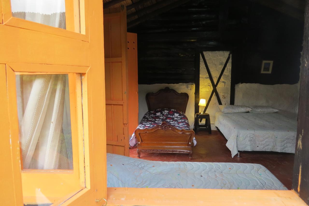 Tarragona Hostal Санта Роса де Кабал Екстериор снимка