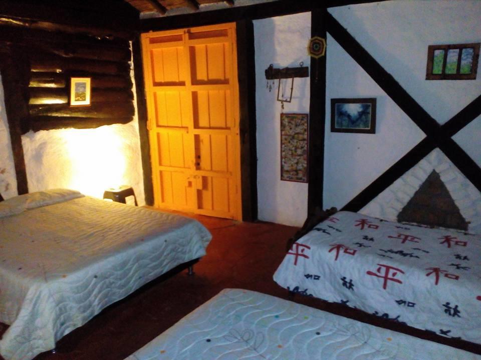 Tarragona Hostal Санта Роса де Кабал Екстериор снимка