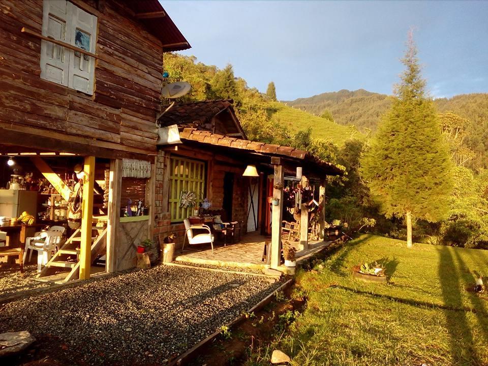 Tarragona Hostal Санта Роса де Кабал Екстериор снимка