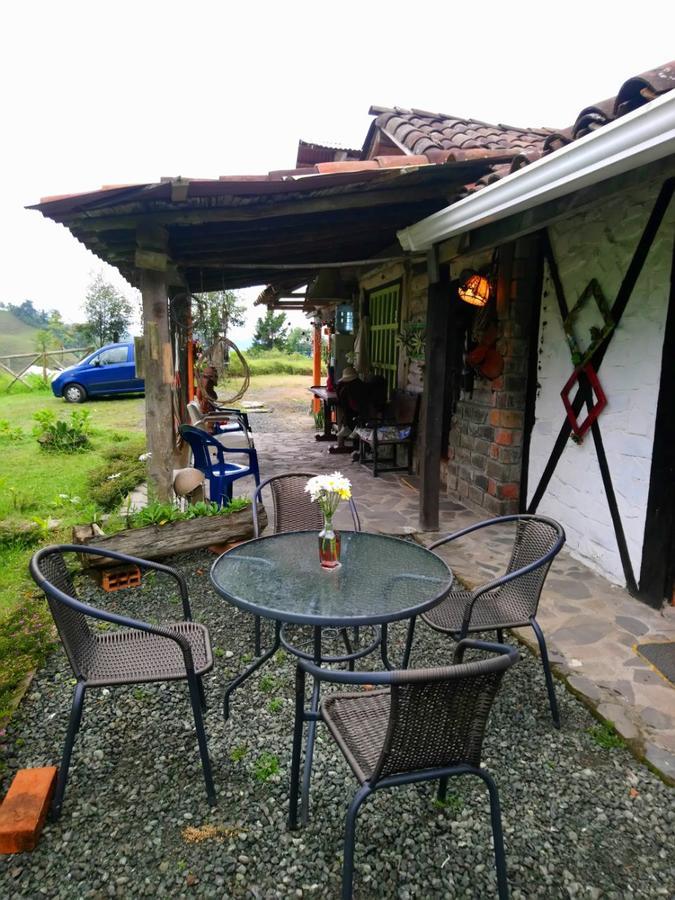 Tarragona Hostal Санта Роса де Кабал Екстериор снимка